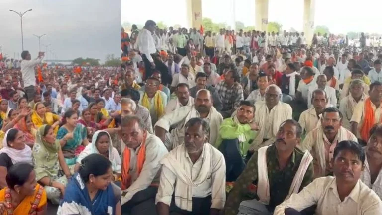Annadata Garjana Rally: रायपुर में मंत्रालय घेरने निकले हजारों किसानों को पुलिस ने रोका, रेलवे ब्रिज पर सड़क पर बैठकर कर रहे जोरदार प्रदर्शन